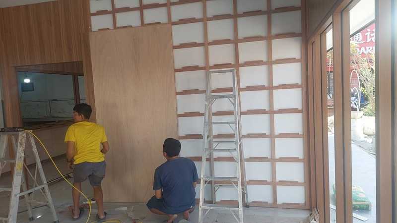 ติดตั้งบานไม้ผนังกั้น